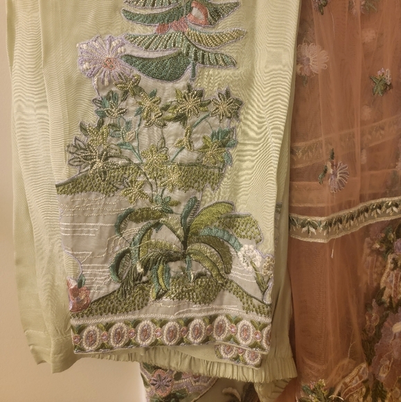 Pakistani designer dress - Picture 3 of 6